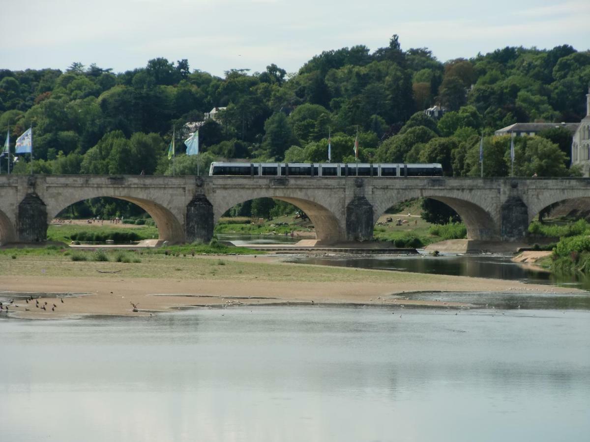 Git'Appart au bord de Loire Tours Extérieur photo